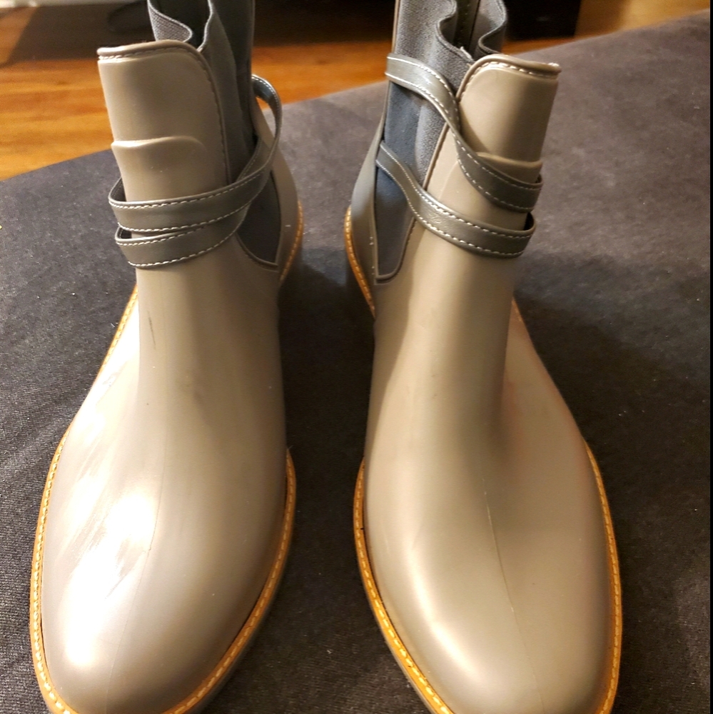 Rain boots